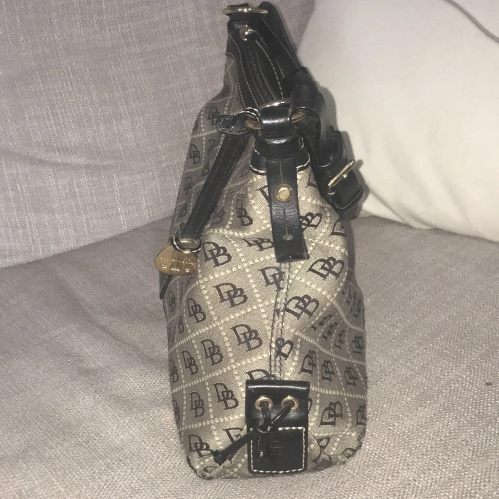 🔥Dooney & Bourke East West Cream/White Canvas